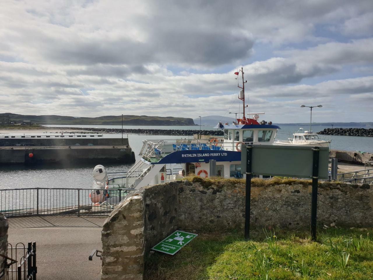 Manor House Rathlin Island Hotell Ballycastle Exteriör bild